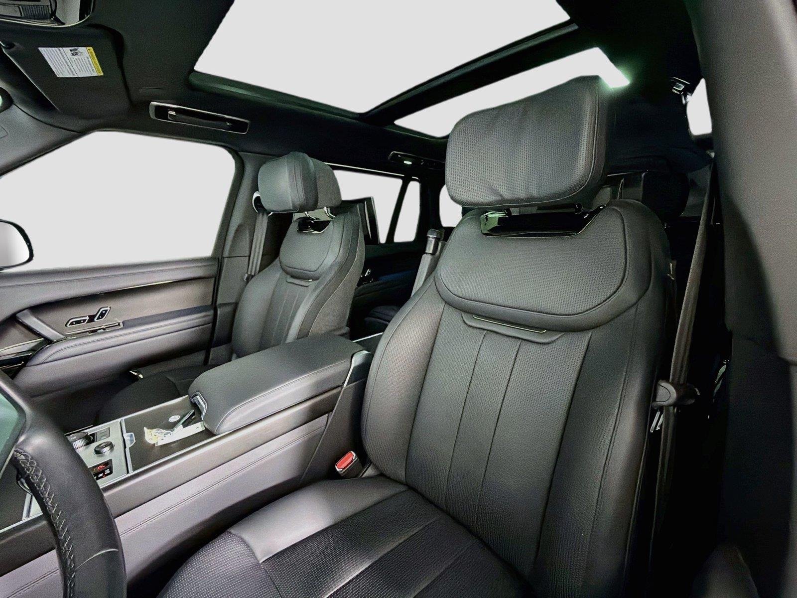 Certified Used 2023 Ligurian Black Gloss Finish Land Rover SV LWB image 21