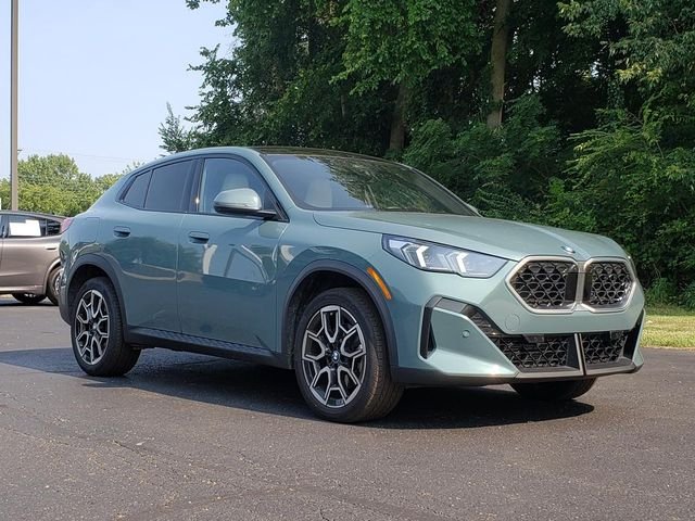 Used 2026 Green Metallic BMW xDrive28i image 9