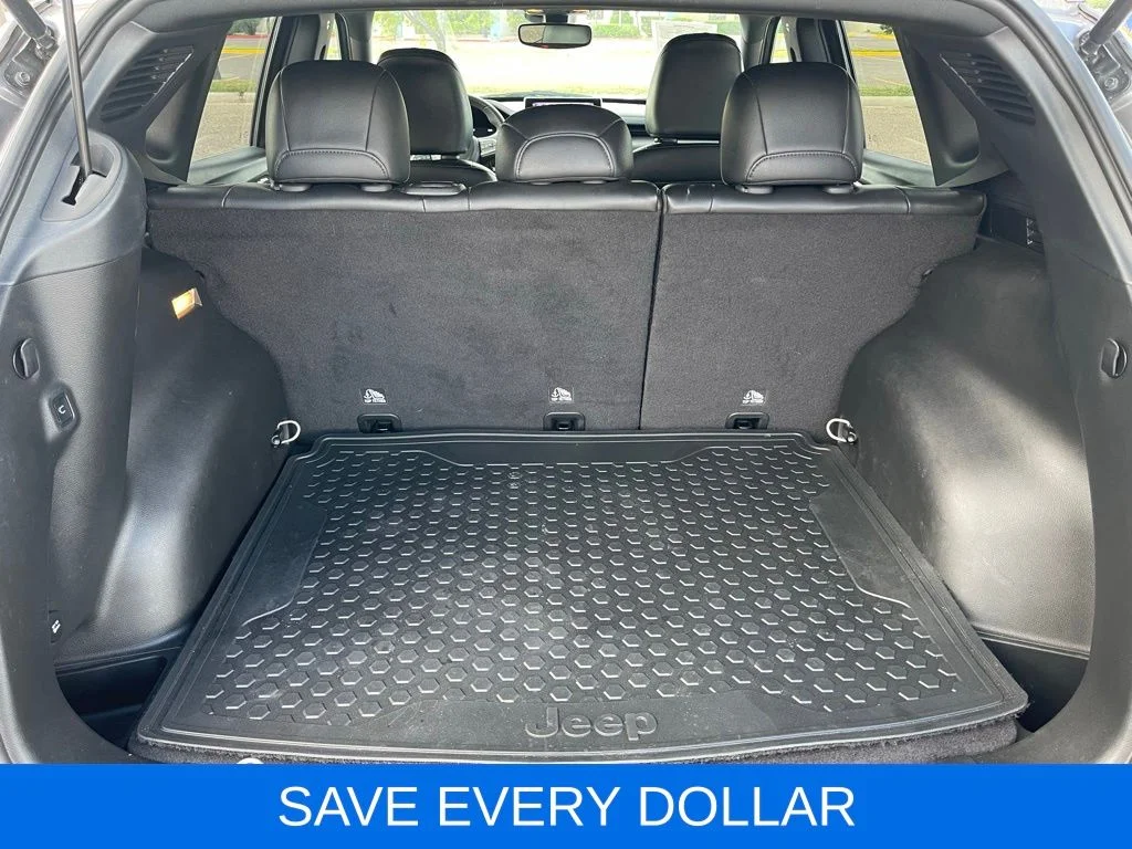 Used 2023 Gray Jeep Trailhawk image 7