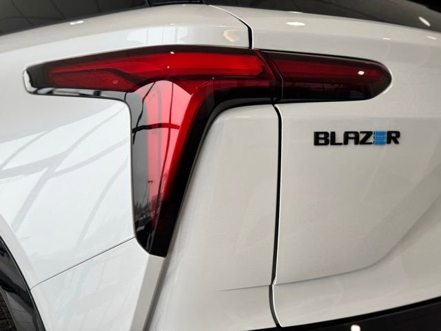 2025 Chevrolet Blazer EV RS - Photo 18