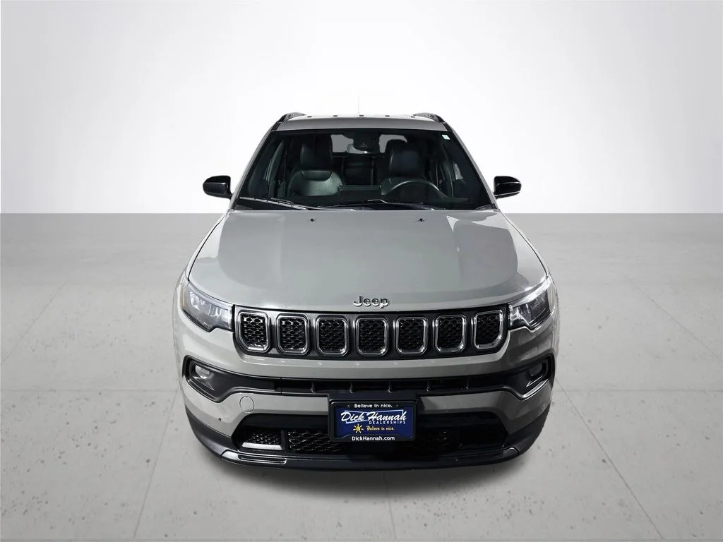 Used 2023 Gray Jeep Latitude image 3