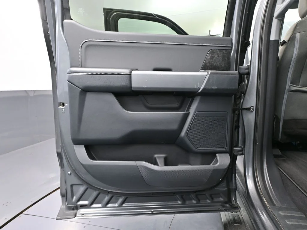Used 2023 Blue Ford XLT image 39