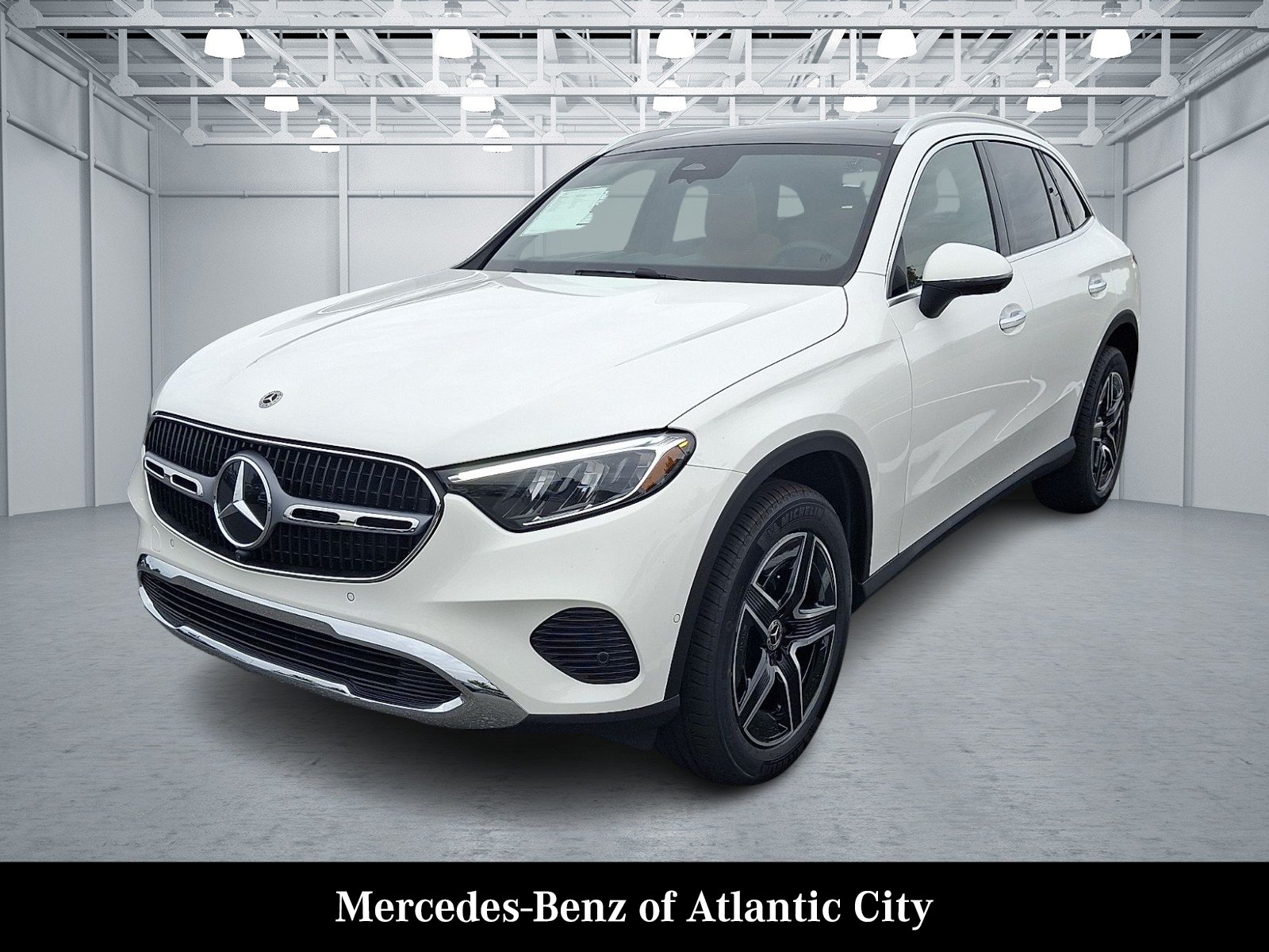 New 2027 Polar White Mercedes-Benz GLC 300 image 2