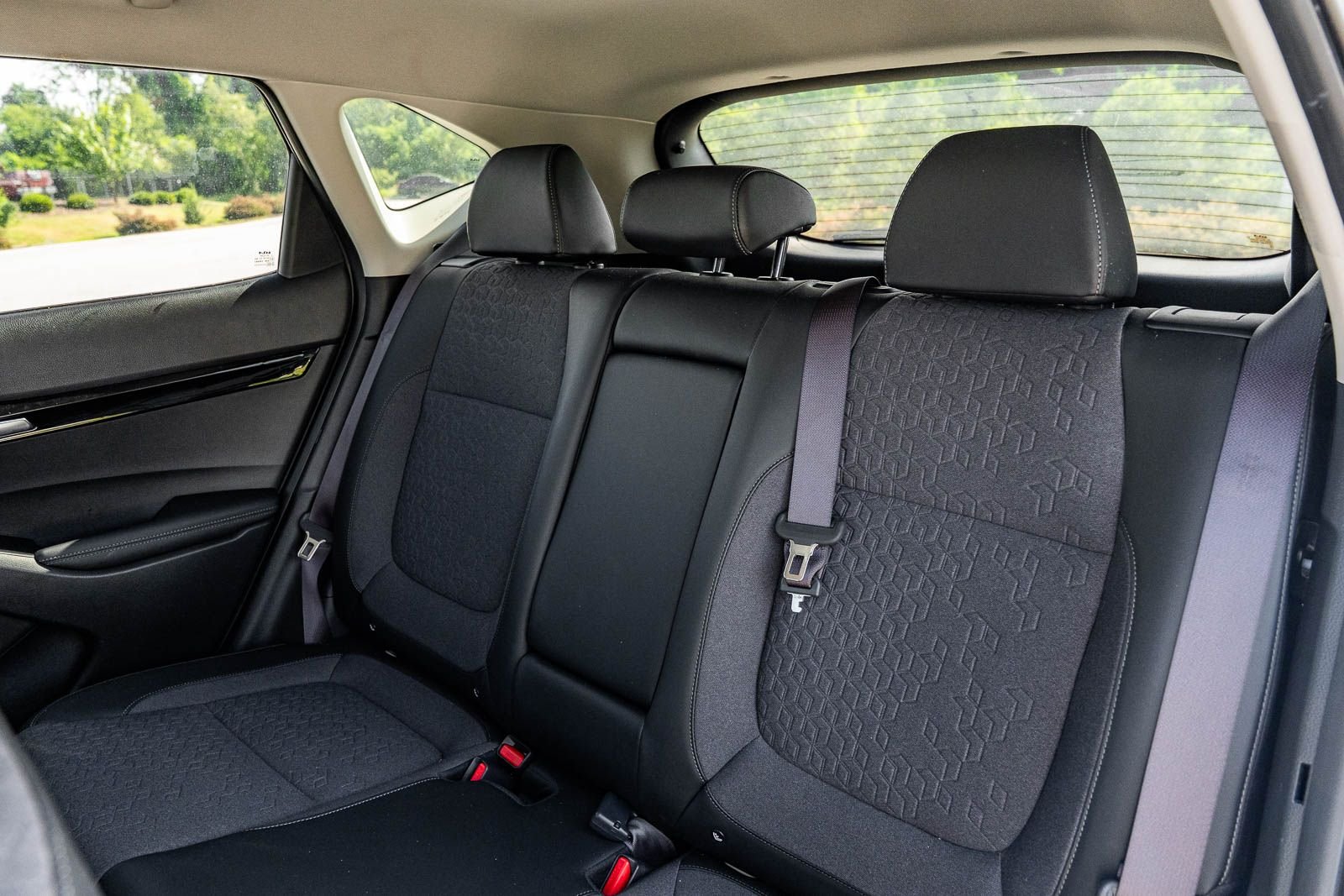 Used 2026 White Kia S image 18