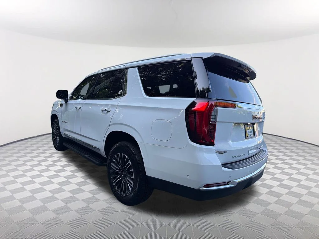 Used 2025 White GMC Elevation image 7