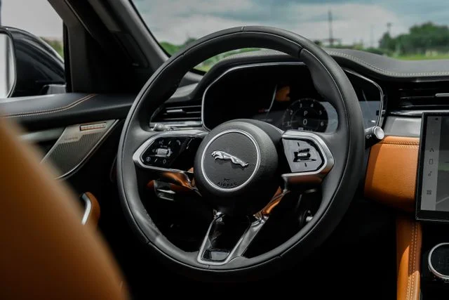 2026 Jaguar F-Pace R-Dynamic S - Photo 18