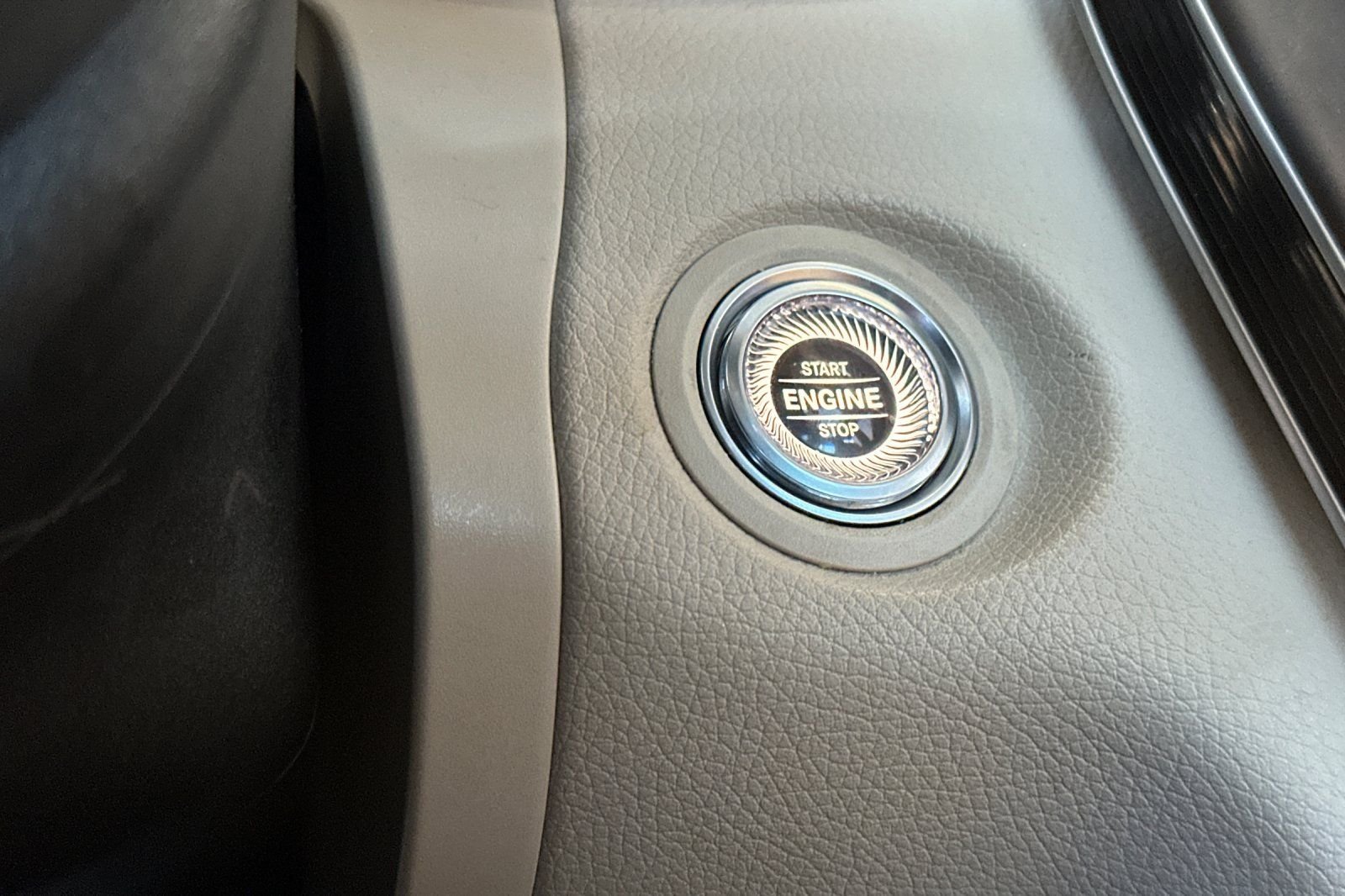 Used 2019 Silver Mercedes-Benz C 300 image 24