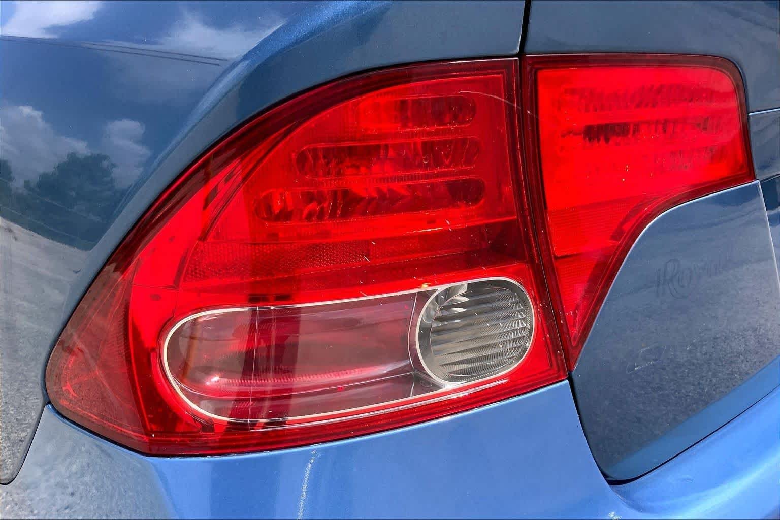 Used 2008 Atomic Blue Metallic Honda LX image 26
