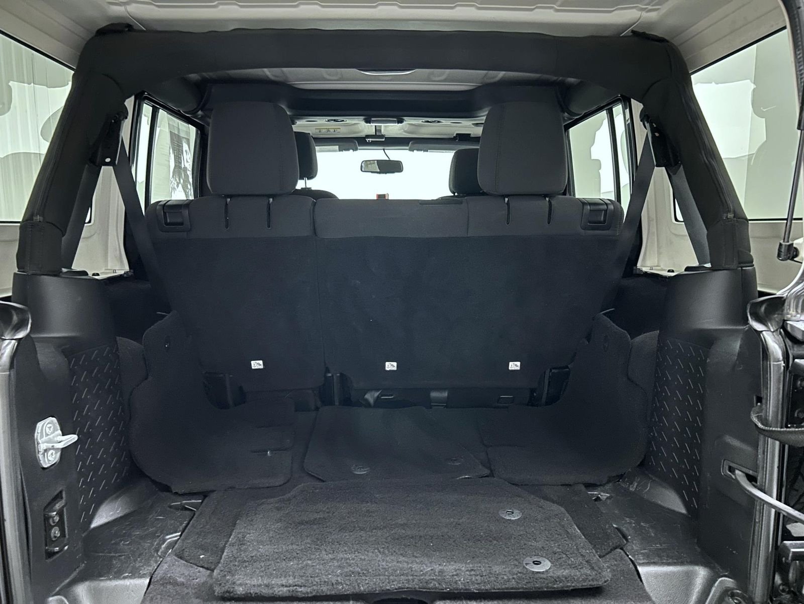 Used 2014 Black Jeep Unlimited Sport image 21