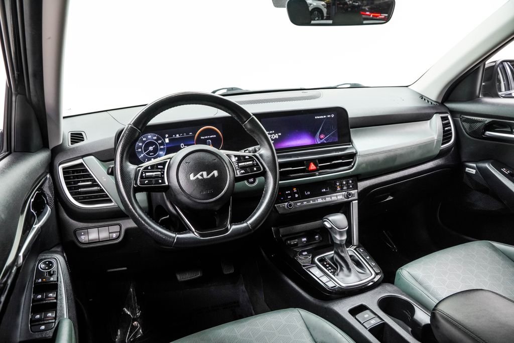 Used 2024 Black Kia SX image 4