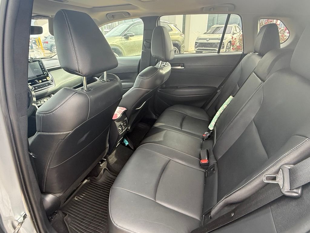 Used 2022 Silver Toyota XLE image 11