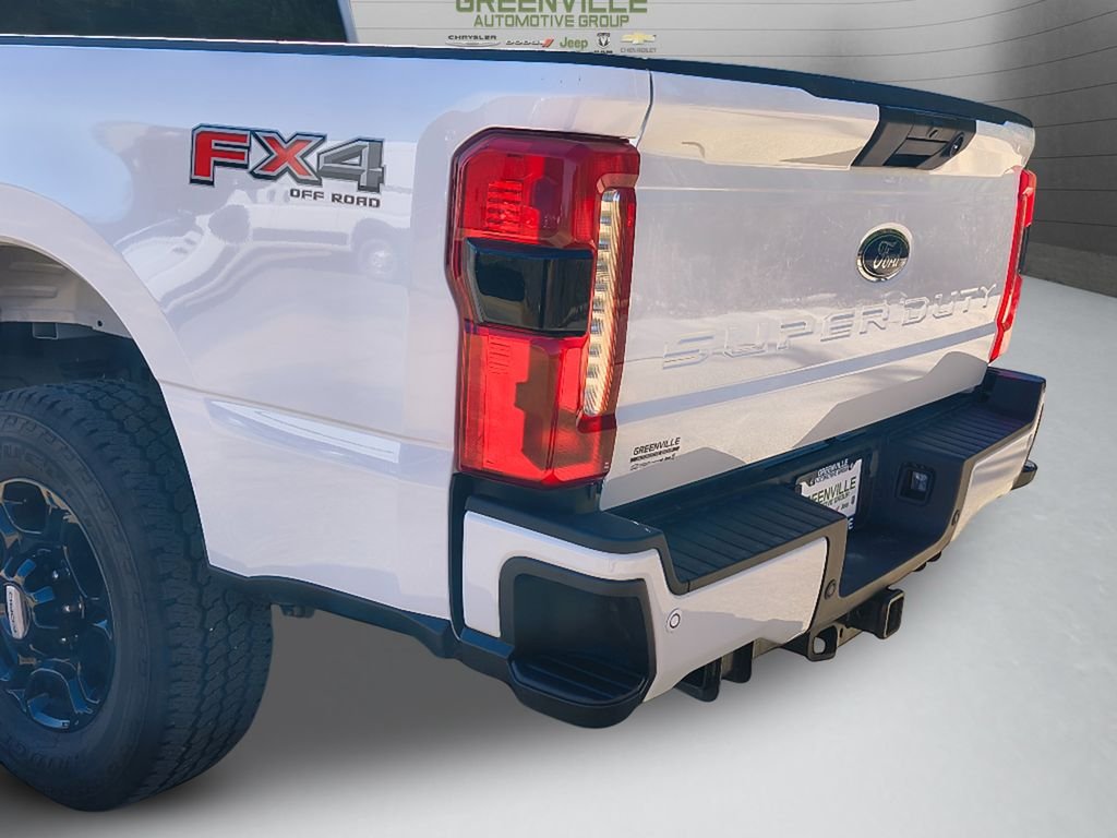 Used 2024 Oxford White Ford XL STX FX4 4X4 CREW CAB image 5