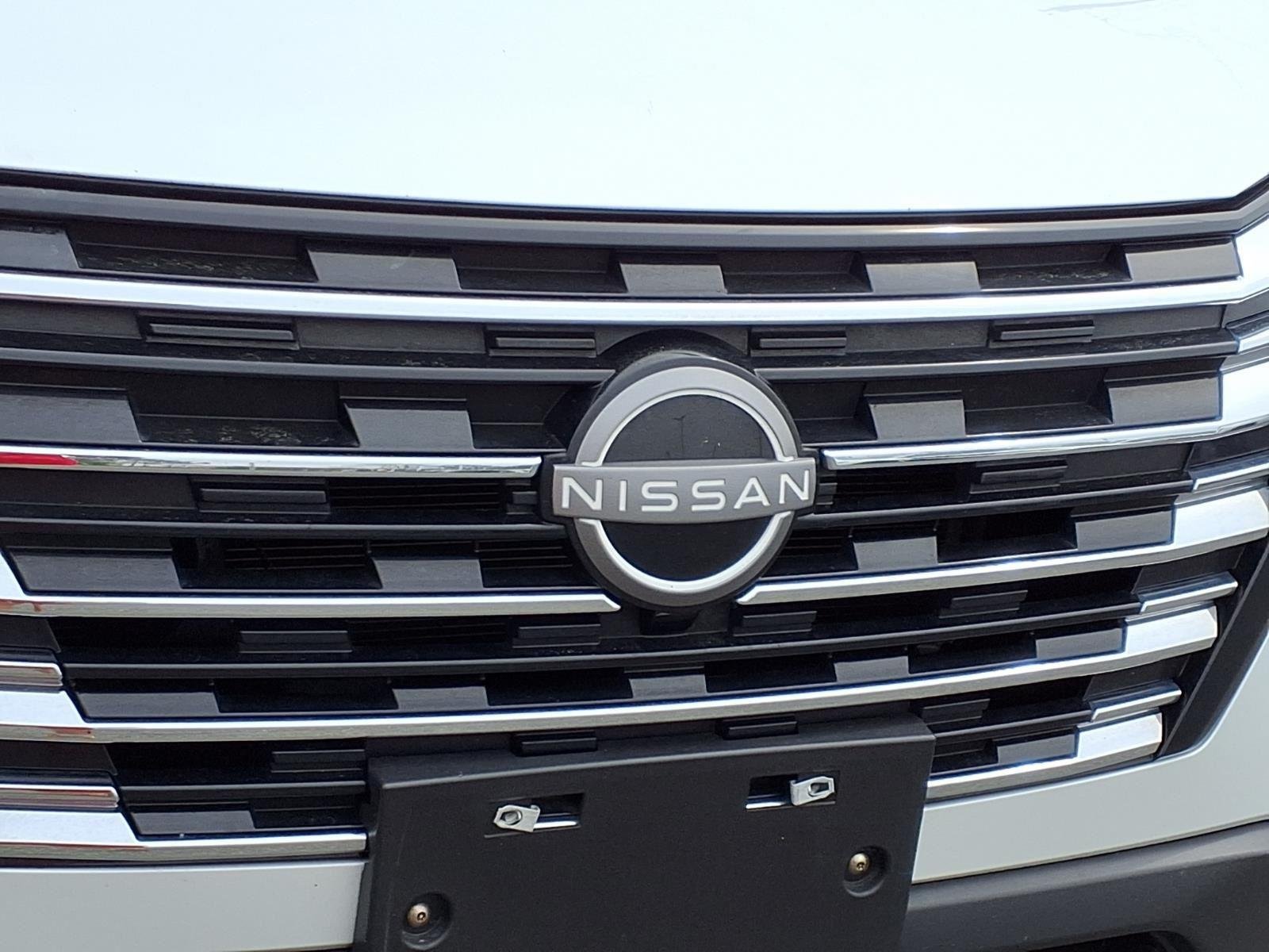 Used 2024 Everest White Pearl Nissan SV image 13