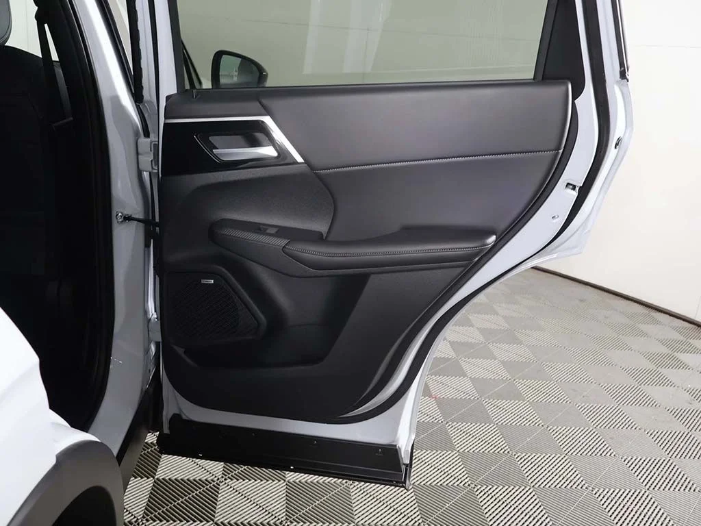 New 2026 White Mitsubishi LE 1.5T S-AWC image 26