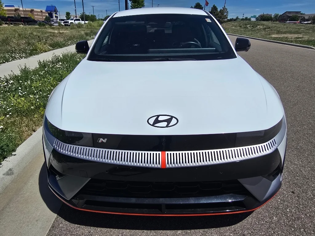 Used 2025 Atlas White Hyundai Base (A1) image 8