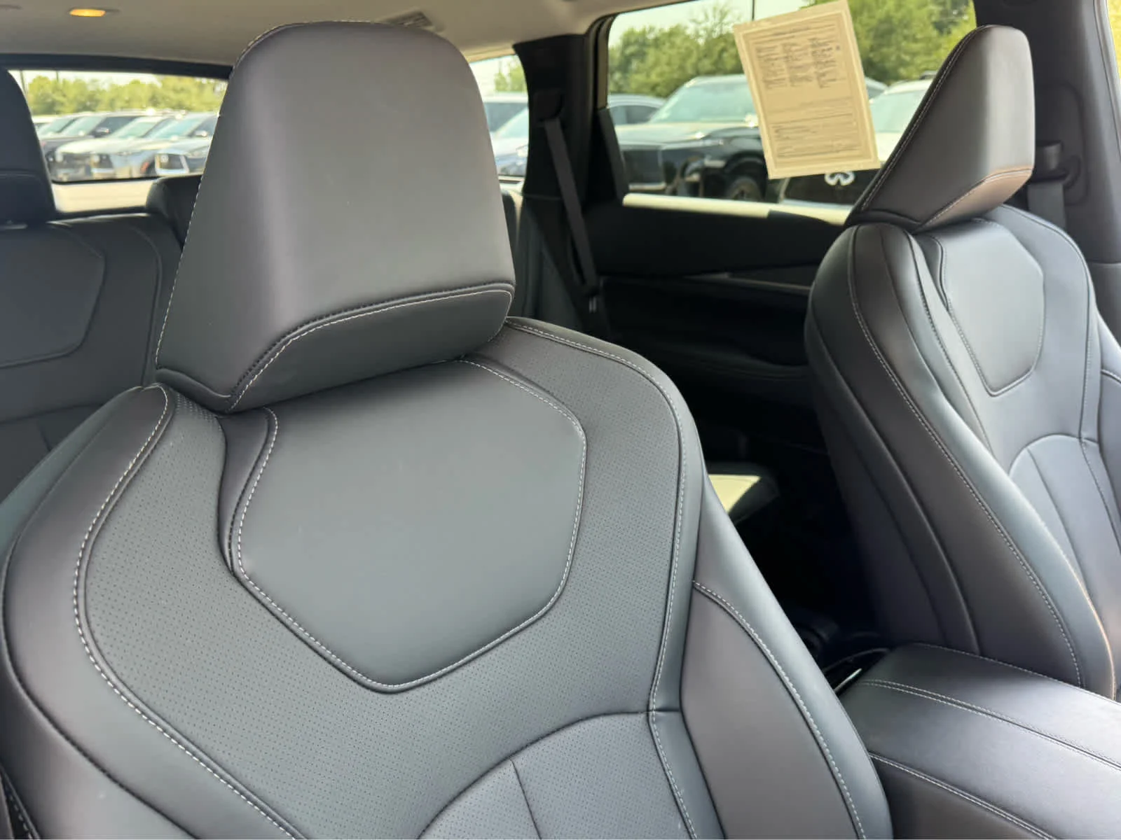 Certified Used 2027 Mineral Black INFINITI LUXE image 13