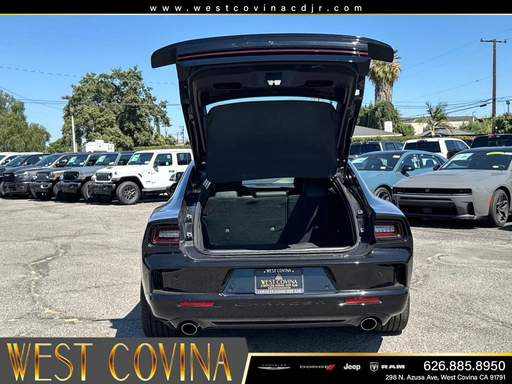 New 2026 Diamond Black Crystal Pearlcoat Dodge Scat Pack image 17