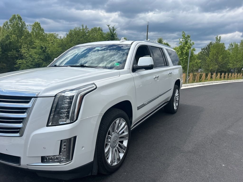 2019 Cadillac Escalade ESV AWD Platinum's photo