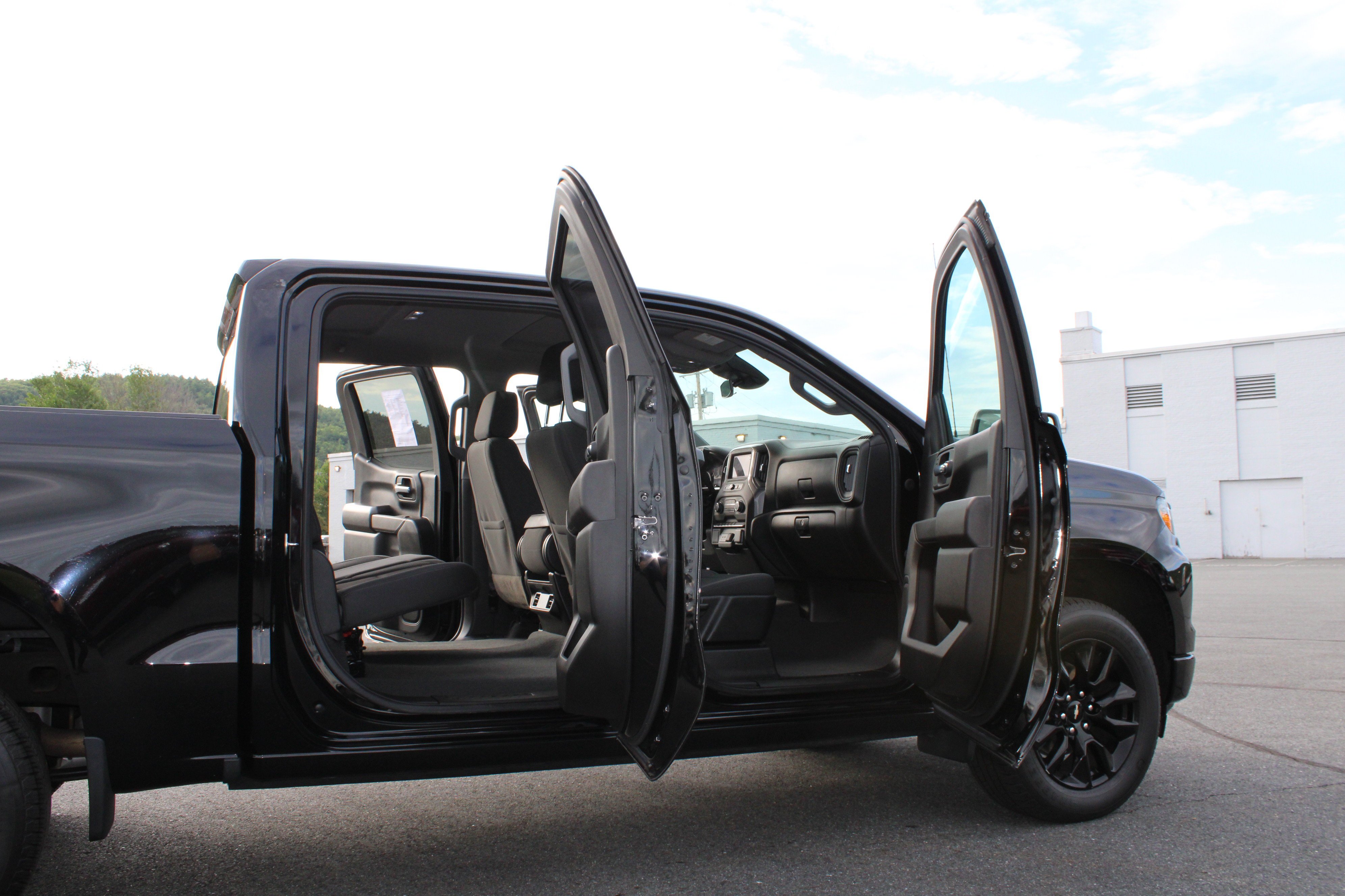 Used 2023 Black Chevrolet Custom image 17