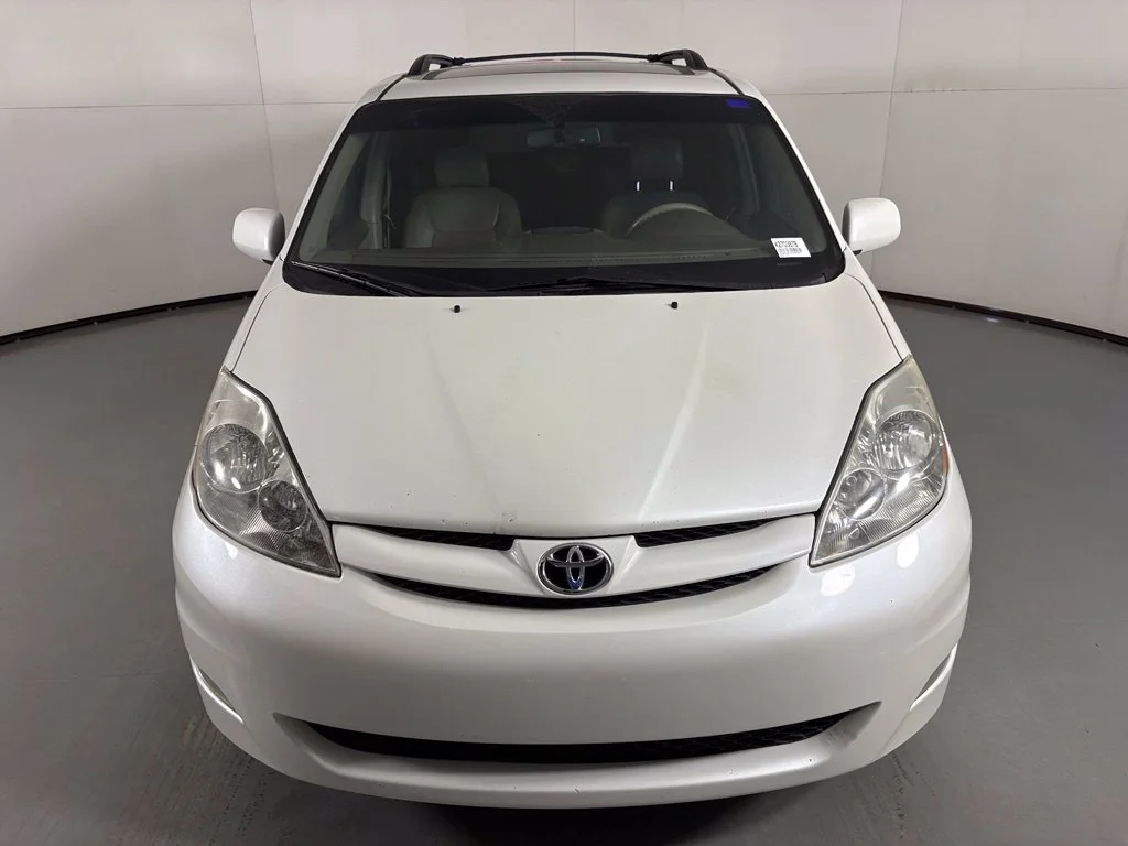 Used 2006 White Toyota XLE image 3