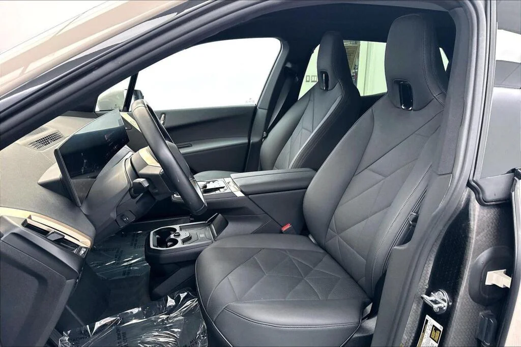New 2026 Dune Grey Metallic BMW xDrive45 image 23