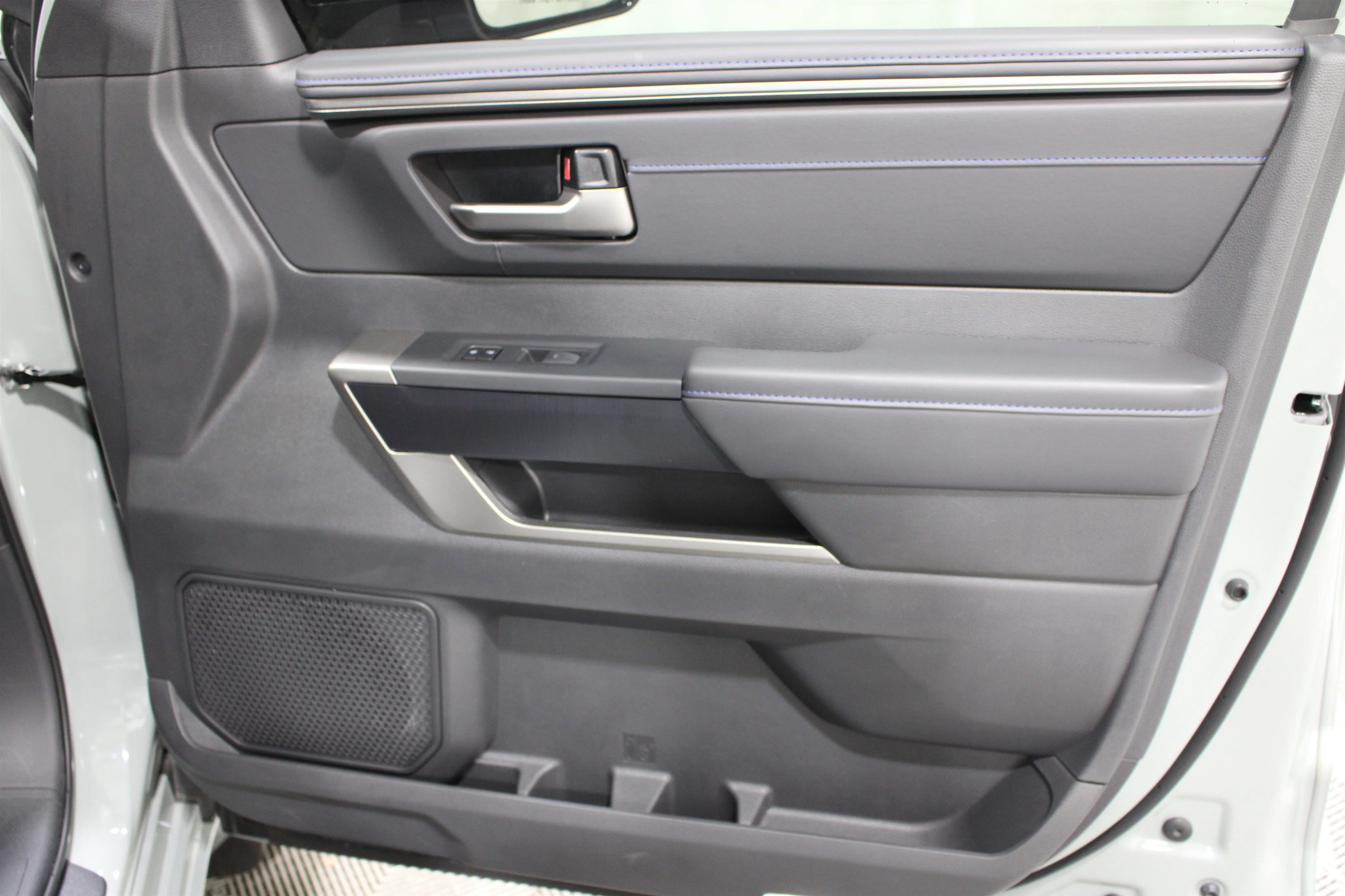 2026 Toyota Sequoia Platinum - Photo 37