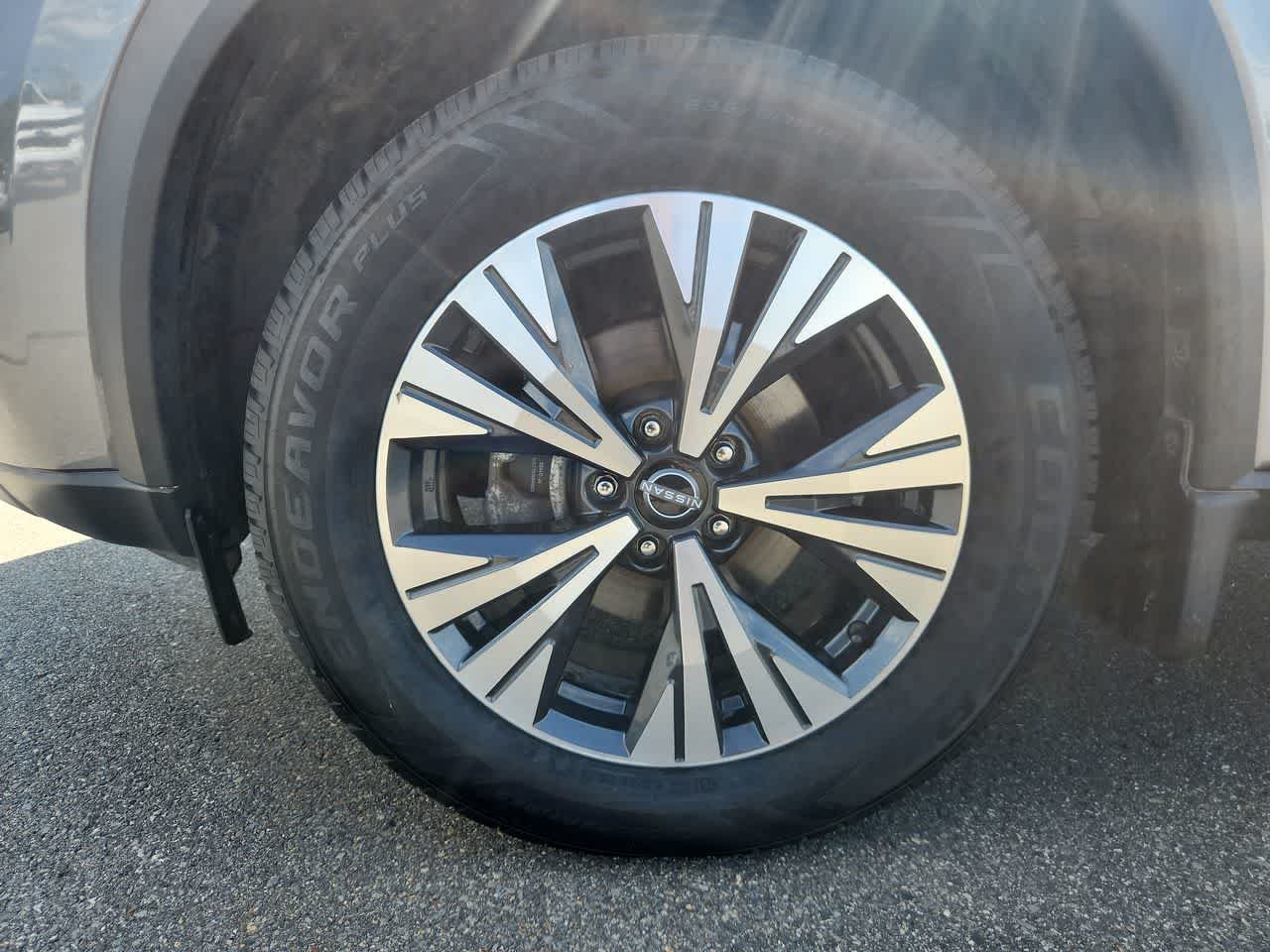 Used 2022 Gun Metallic Nissan SV image 10