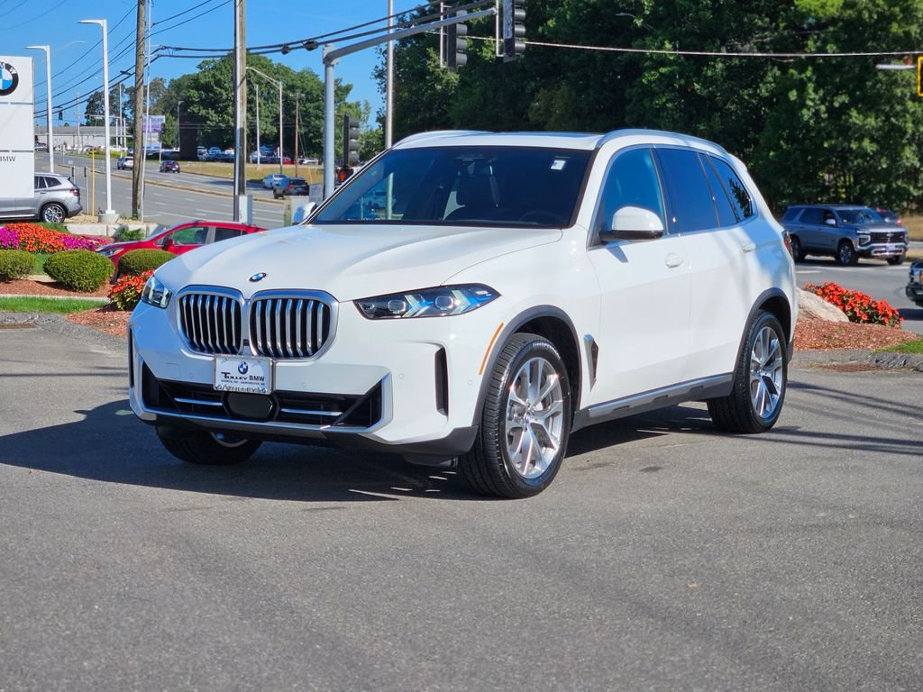 Certified Used 2026 Alpine White BMW xDrive40i image 3