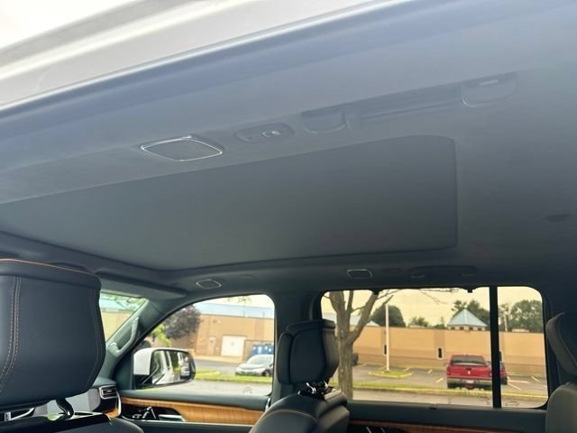 Used 2022 Bright White Clearcoat Jeep Series III image 14