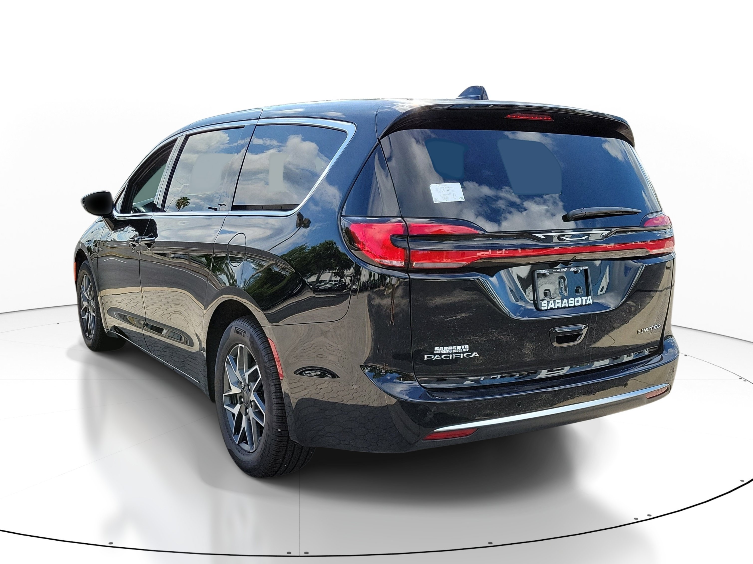 New 2027 Diamond Black Crystal Pearl-Coat Exterior Paint Chrysler Limited image 4