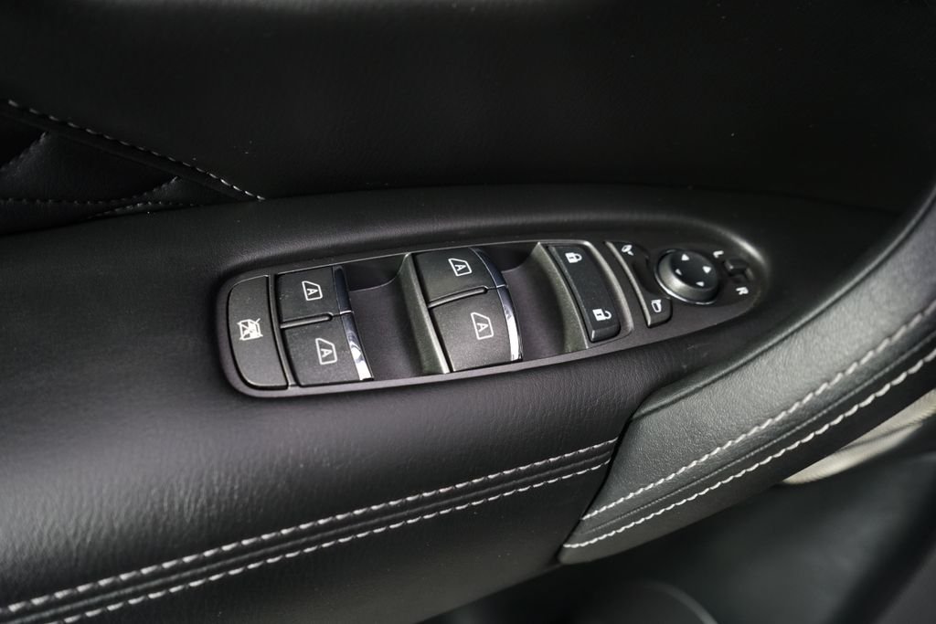 Used 2022 Black Obsidian INFINITI Sensory image 24