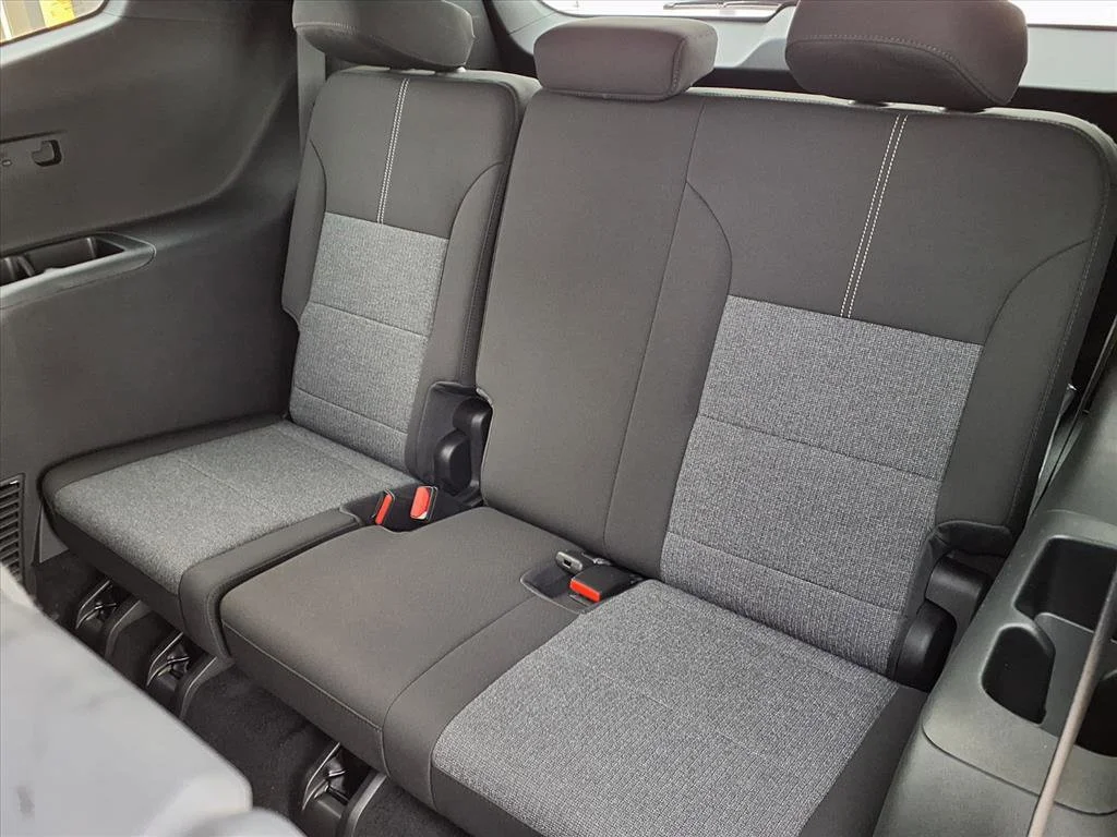 2026 GMC Acadia Elevation - Photo 8