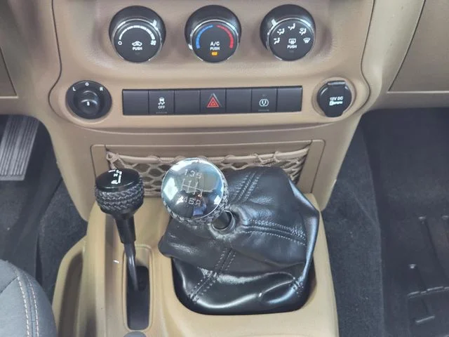 Used 2018 Black Jeep Unlimited Sahara image 15