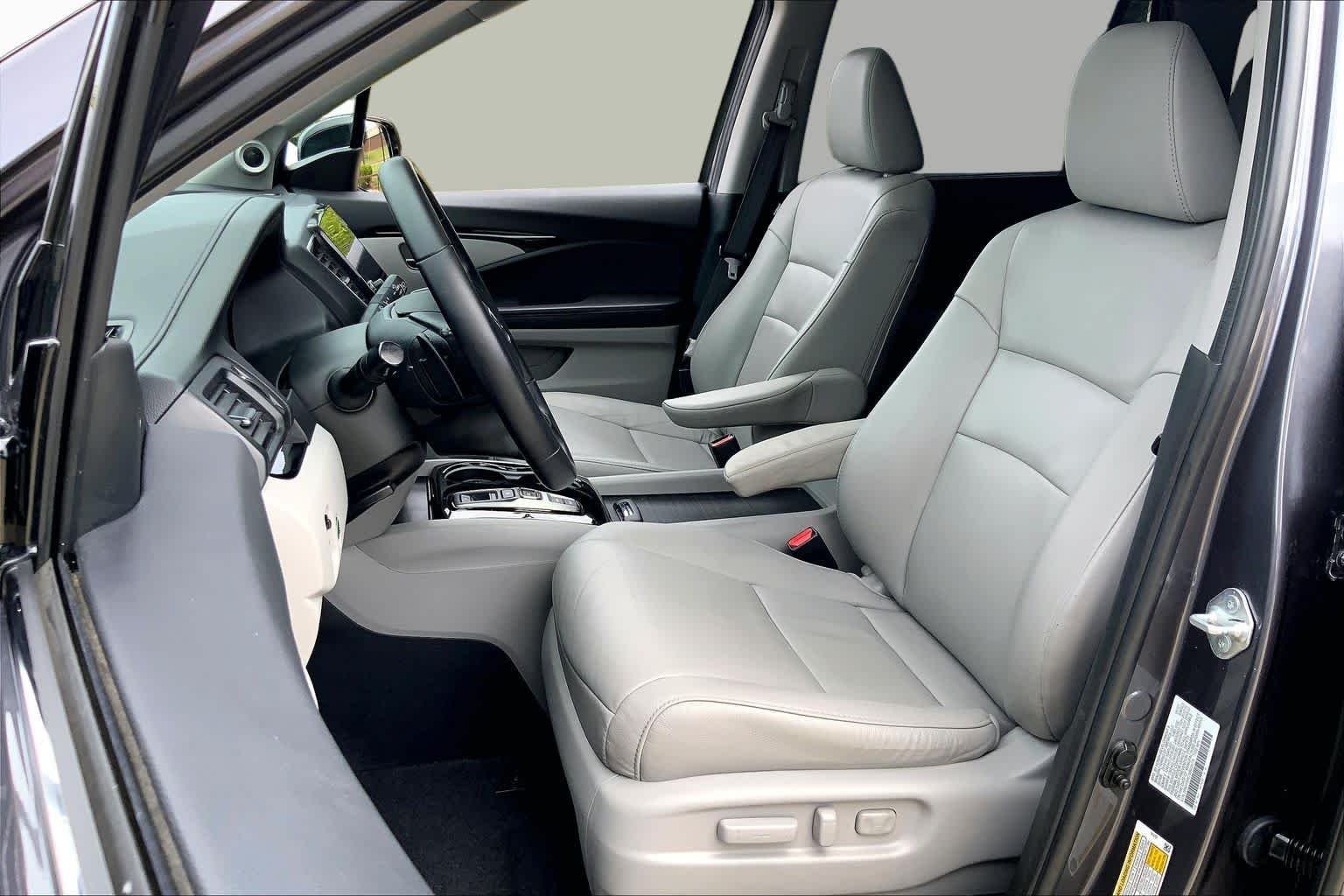 Used 2021 Modern Steel Metallic Honda Touring 7-Passenger image 8