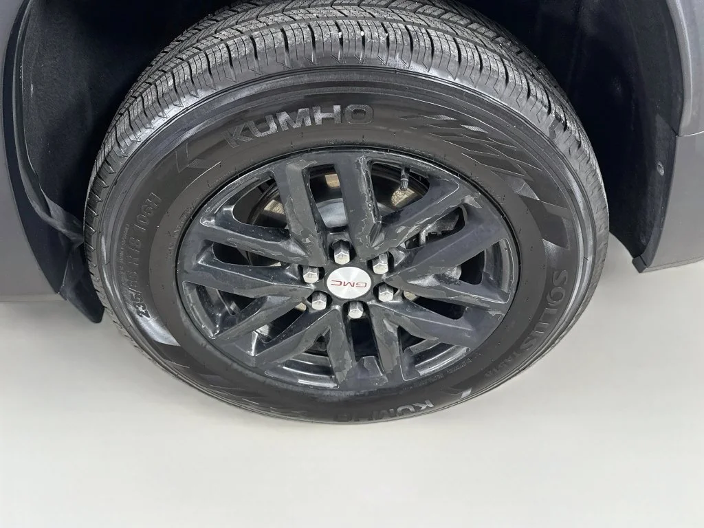 Used 2019 Smokey Quartz Metallic GMC SLT-1 image 40