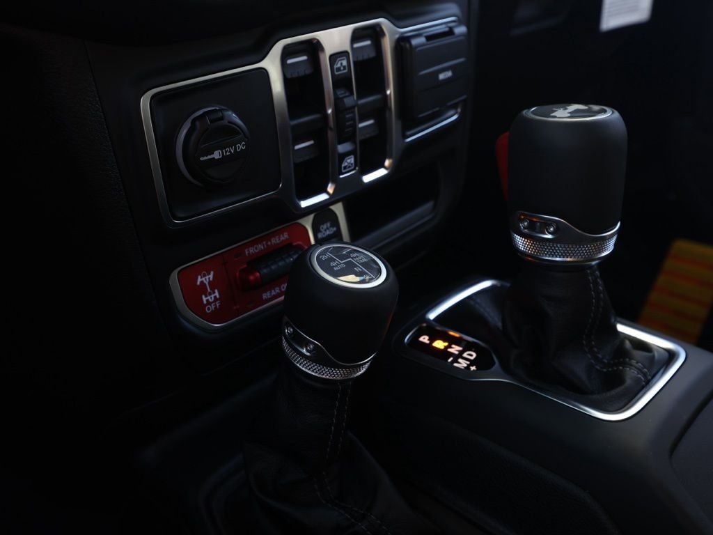 New 2026 Black Clear-Coat Exterior Paint Jeep Rubicon X image 30