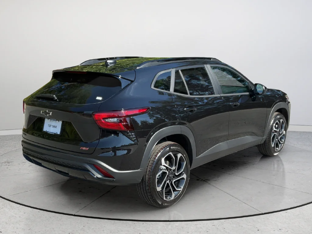 New 2026 Mosaic Black Metallic Chevrolet 2RS image 7