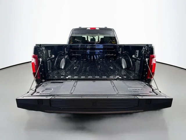 New 2026 Agate Black Metallic Ford XLT image 24