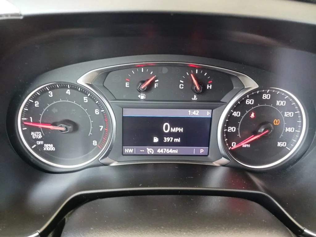 Used 2025 Sterling Gray Metallic Chevrolet 2LT image 18