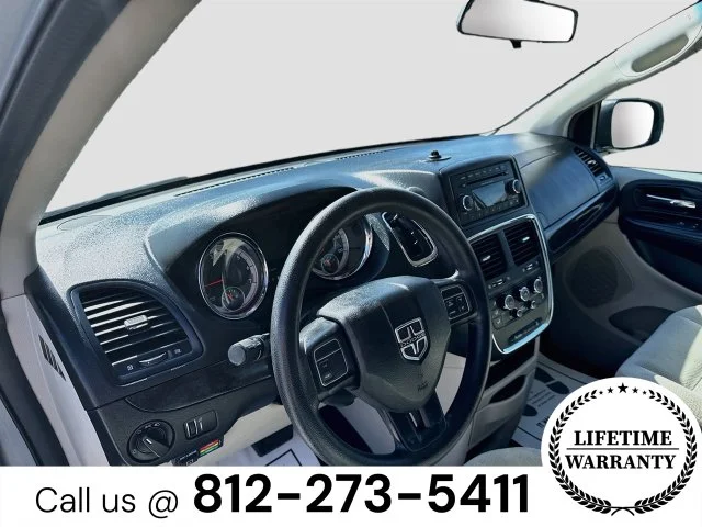 Used 2016 Silver Dodge SE image 9