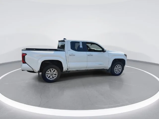 Used 2025 White Toyota SR5 image 9
