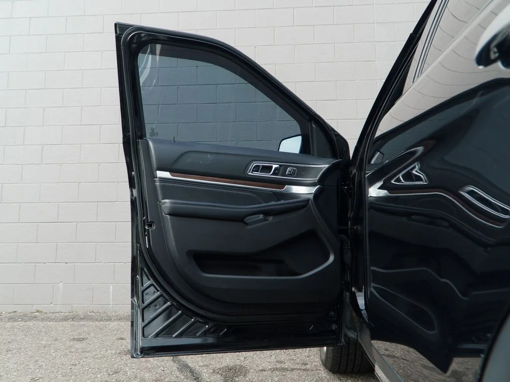 Used 2018 Shadow Black Ford Limited image 15