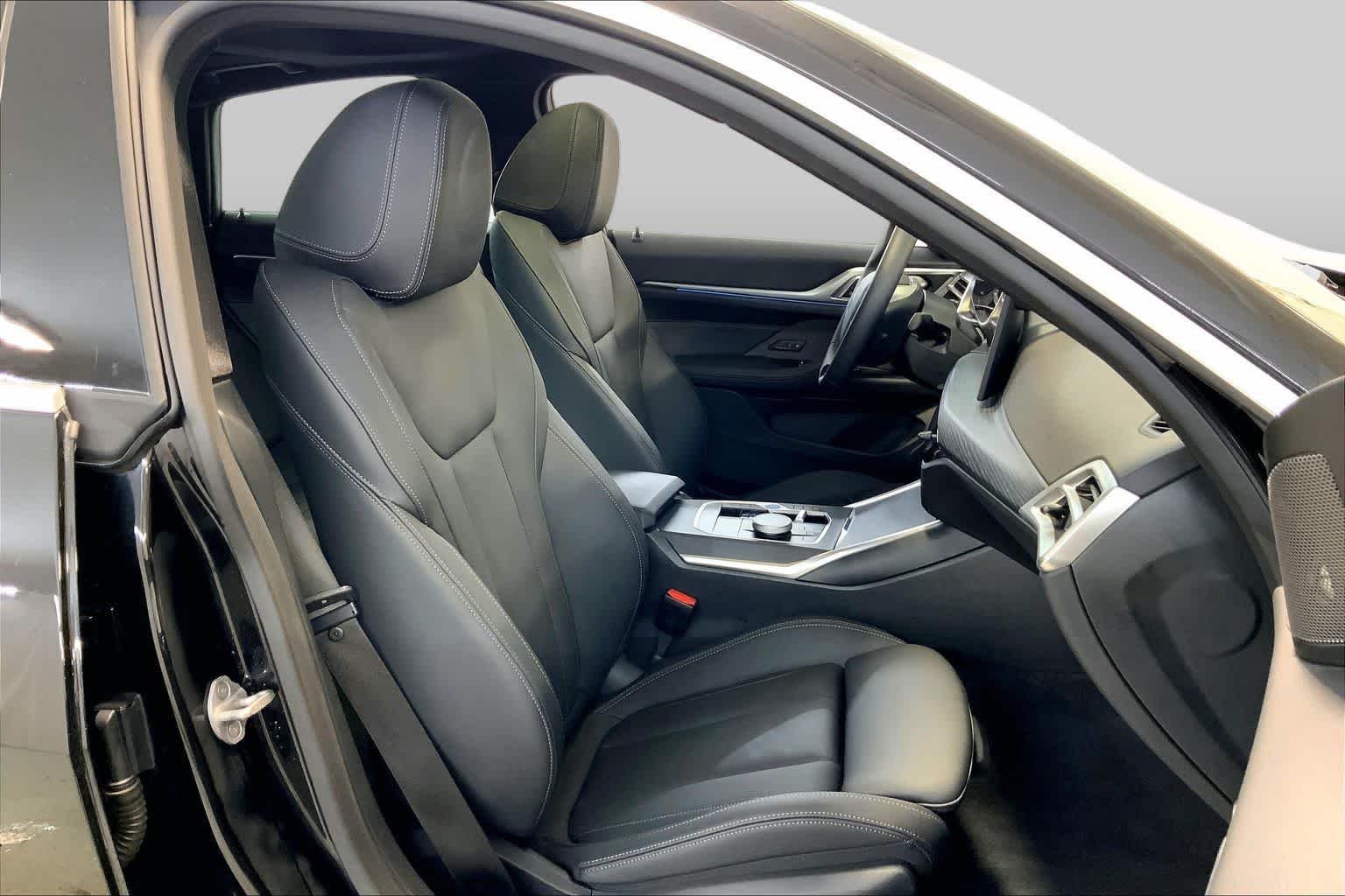 Certified Used 2025 Black Sapphire Metallic BMW xDrive40 image 8