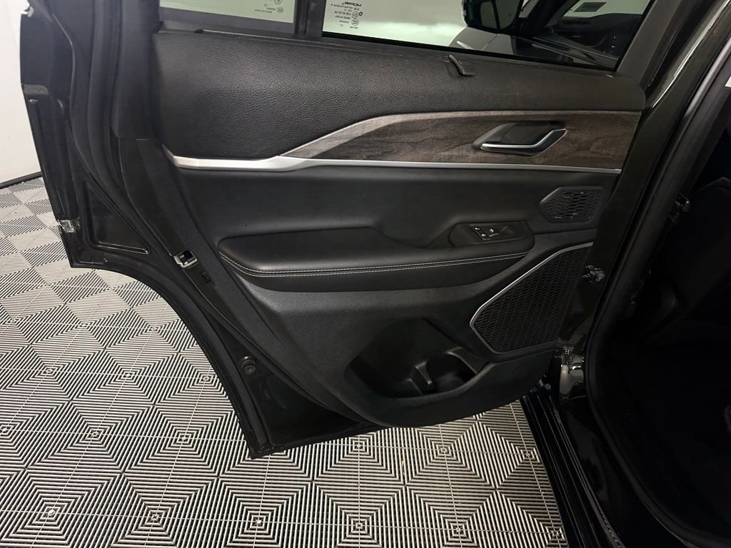 Used 2024 Pearlcoat Jeep Anniversary Edition 4xe image 26