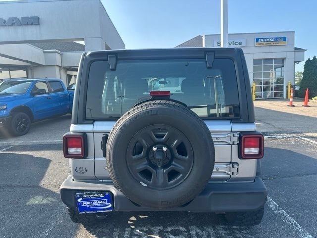 Used 2020 Billet Silver Metallic Clearcoat Jeep Unlimited Sport image 6