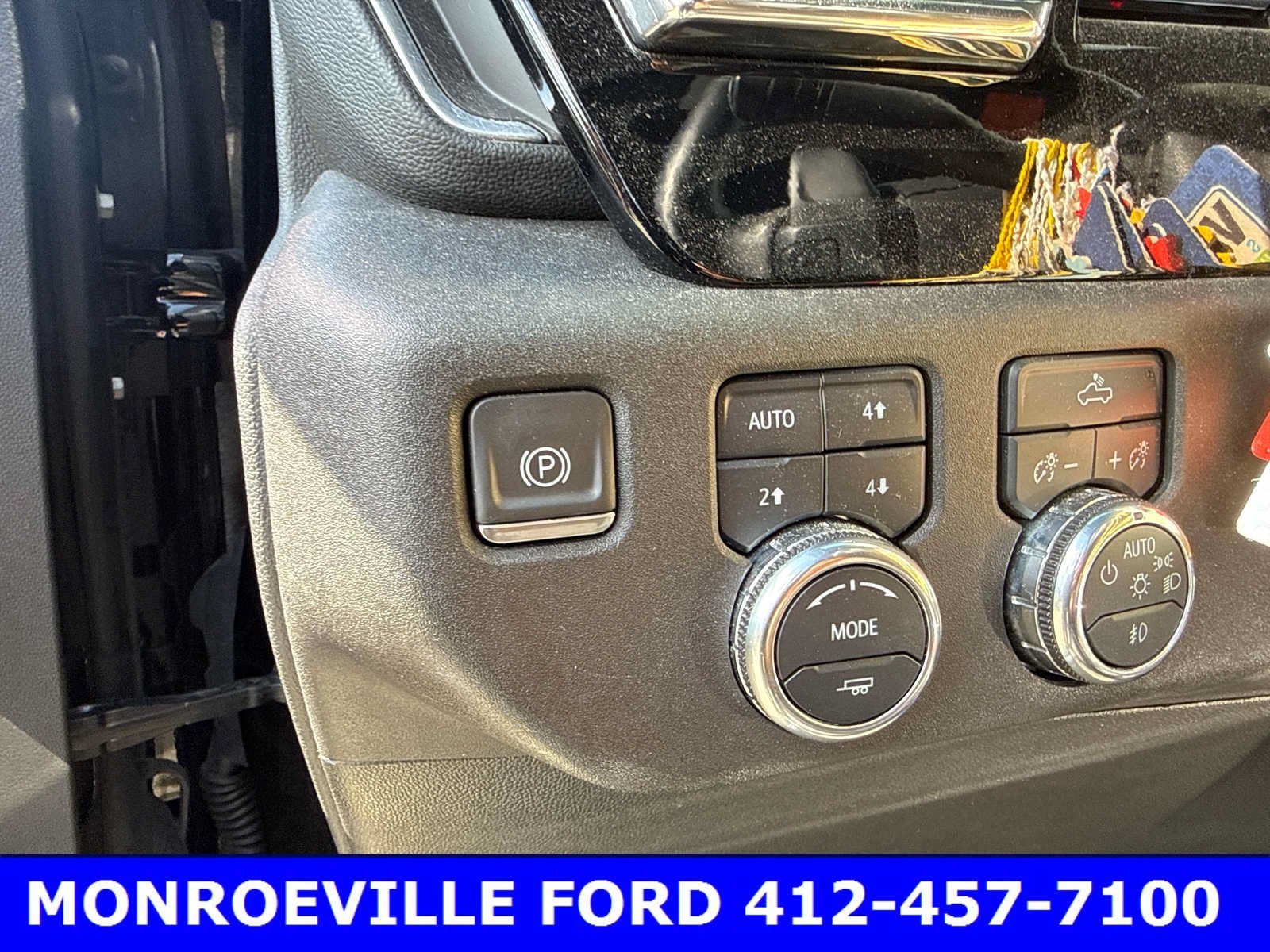 Used 2024 Onyx Black GMC Elevation image 16