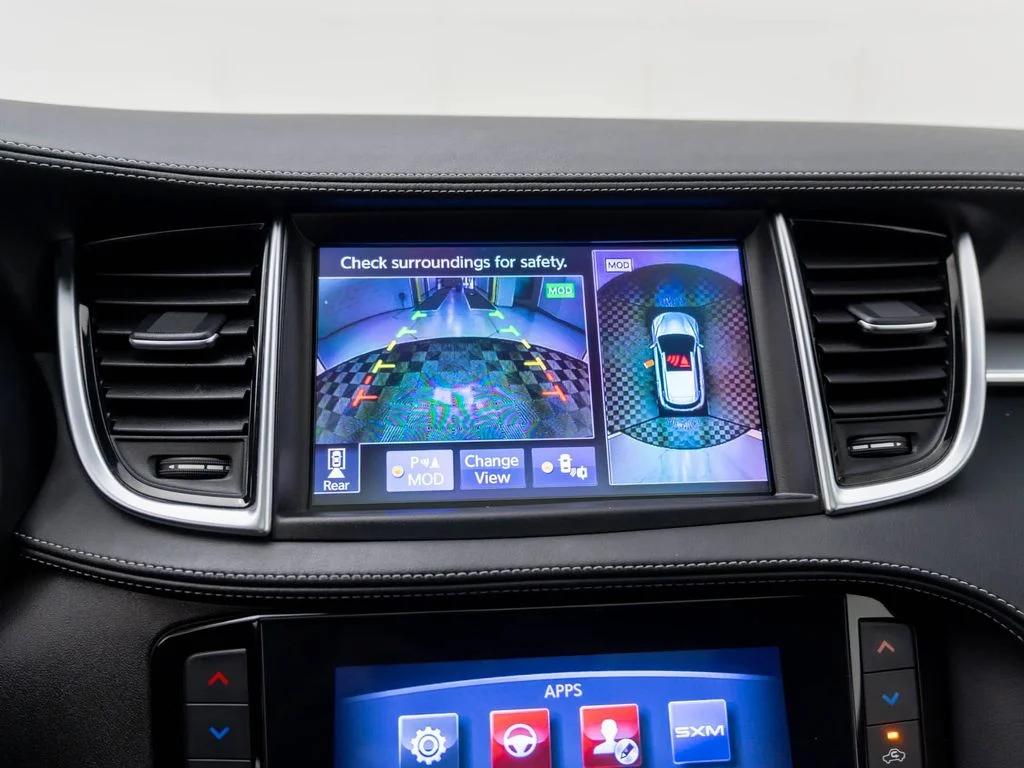 Used 2019 White INFINITI ESSENTIAL image 31