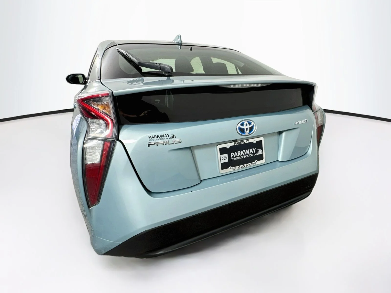 Used 2017 Beige Toyota Three image 6