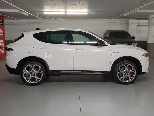 New 2025 Milano White Exterior Paint Alfa Romeo Base image 8
