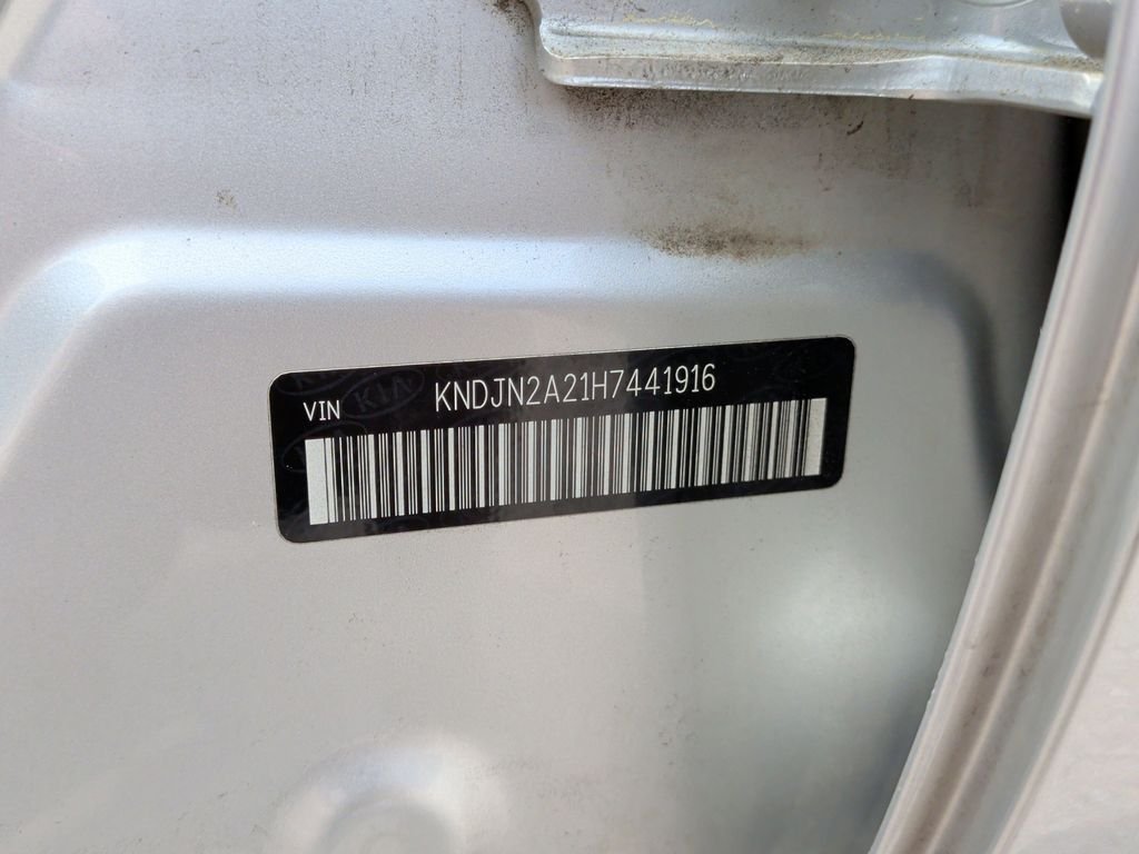 Used 2017 Silver Kia Base image 30